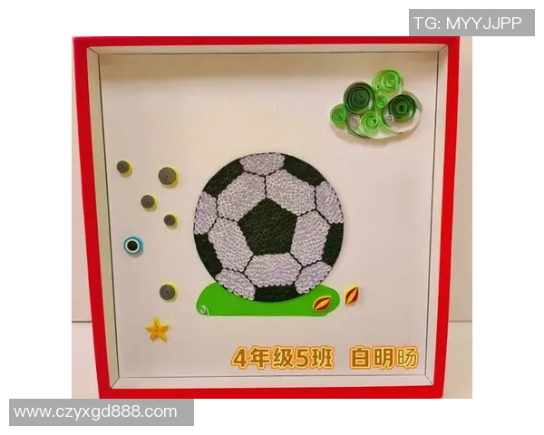 手艺人精雕细刻足球球星肖像展现运动精神与艺术魅力 手艺人精雕细刻足球球星肖像展现运动精神与艺术魅力